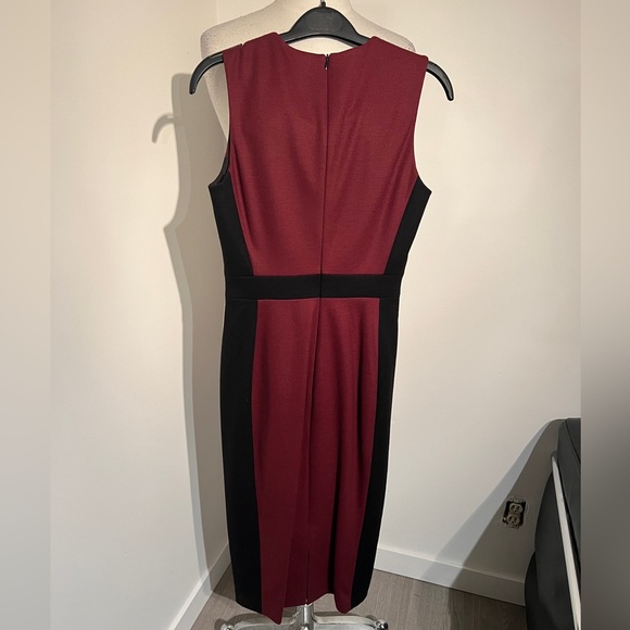 Judith & Charles Burgundy wool dress with Black Paneling and darts. Size 2 - Picture 2 of 4